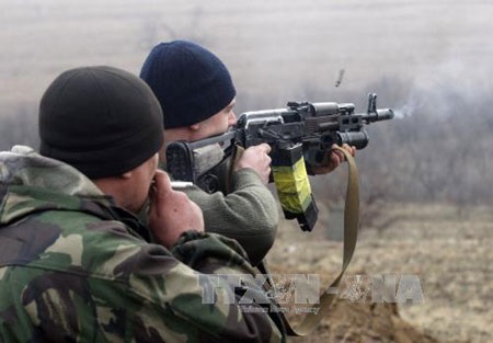 OSCE xác nhận quân đội Ukraine rút vũ khí khỏi miền Đông - 1 OSCE xác nhận quân đội Ukraine rút vũ khí khỏi miền Đông