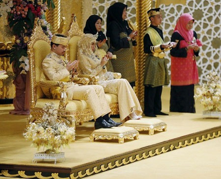 Đám cưới vàng của hoàng gia Brunei - 3 Đám cưới vàng của hoàng gia Brunei