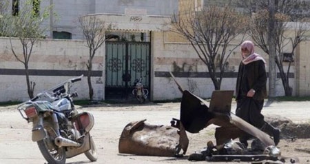 Thùng bom chứa khí clo trong vụ tấn công làng Sarmin