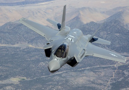 F-35 có vượt qua lưới lửa phòng không của S-300? - 1 Chiến đấu cơ F-35 của Mỹ. (Ảnh: