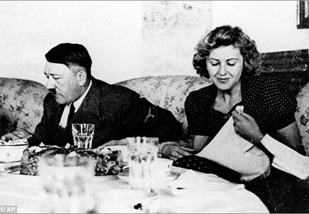 Tiết lộ những giờ phút cuối cùng của trùm phátxít Adolf Hitler - 1 Adolf và Eva Hitler (Nguồn: