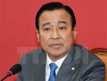 Thủ tướng Hàn Quốc sẵn sàng hợp tác làm rõ nghi án nhận hối lộ - 1 Thủ tướng Hàn Quốc Lee Wan-Koo trong cuộc họp báo ngày 23/1 tại thủ đô Seoul. (Nguồn: