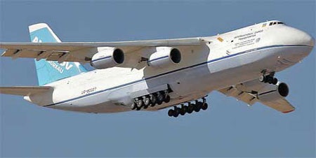 Mỹ bí mật chuyển 150 tấn thư ngoại giao tới Kyrgyzstan