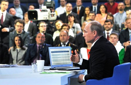 4 nội dung chính buổi đối thoại của Tổng thống Putin với người dân - 3 Tổng thống Nga Vladimir Putin trong cuộc đối thoại. (Nguồn: