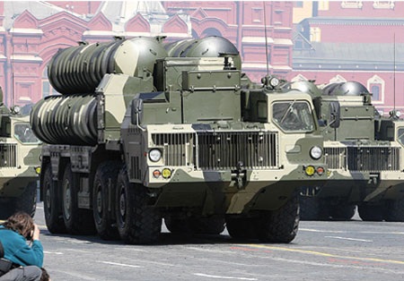 F-35 có vượt qua lưới lửa phòng không của S-300? - 2 Hệ thống phòng không S-300 của Nga