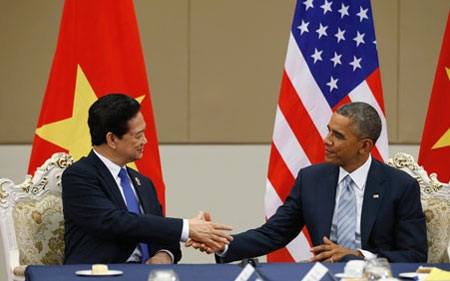 Thủ tướng Việt Nam Nguyễn Tấn Dũng gặp Tổng thống Mỹ Obama bên lề Hội nghị EAS ngày 13/11/2014