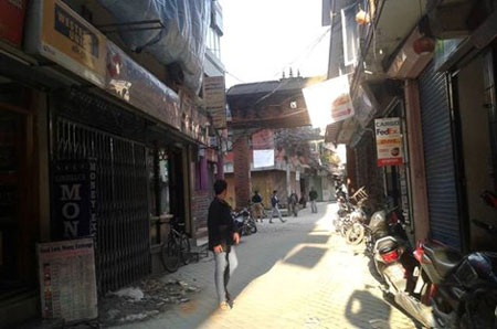 Thư Nepal: Di tản khỏi Kathmandu - 1 Phố Thamel giờ vắng tanh
