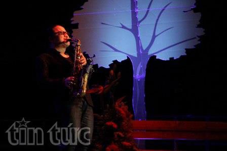 Se lòng với tiếng hát Phú Quang giữa lòng Berlin - 4 Mê mẩn tiếng kèn của nghệ sĩ saxophone Trần Mạnh Tuấn