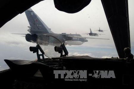 Ukraine: Những bài học của một cuộc chiến chưa bao giờ xảy ra - 3 Máy bay ném bom Su-24 của Không quân Nga. (