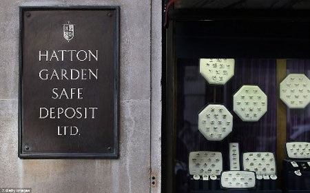 Trộm cuỗm sạch 300 két tiền ở trung tâm kim cương giữa London - 1 Trung tâm Hatton Garden Safe Deposit nơi xảy ra vụ trộm. (Ảnh: