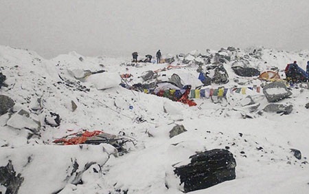 Số phận những công dân nước ngoài mất tích ở Nepal giờ ra sao? - 1 Nhiều du khách nước ngoài bị mất tích có thể là do mắc kẹt trên Everest sau vụ lở tuyết. (Ảnh:
