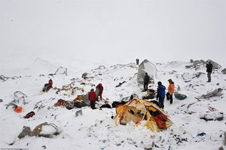 Hiện trường vụ lở tuyết kinh hoàng. (Nguồn: