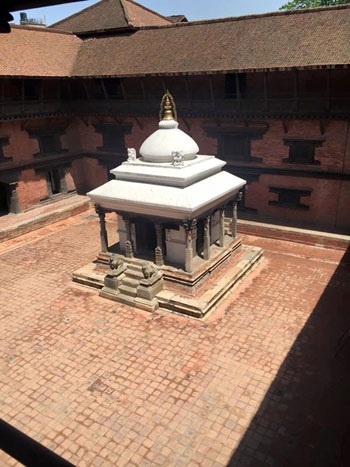Tường trình từ Nepal: 6 tiếng kinh hoàng giữa tâm động đất - 2 Quảng trường Hoàng cung Patan