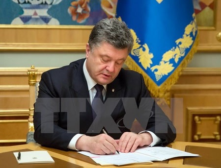 Tổng thống Ukraine trình quốc hội dự thảo về thiết quân luật - 1 Tổng thống Ukraine Petro Poroshenko. (