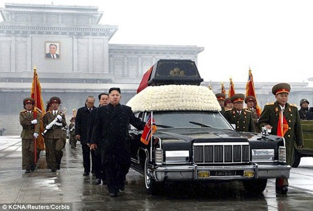 Số phận bi thảm của 5 quan chức bên xe tang ông Kim Jong-Il - 1 Số phận bi thảm của 5 quan chức bên xe tang ông Kim Jong-Il