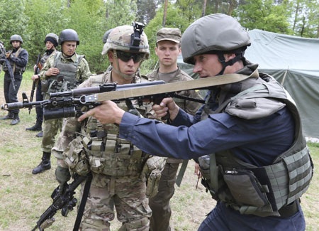 Ukraina “nếm trái đắng” từ Mỹ