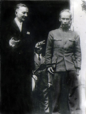 Chủ tịch Hồ Chí Minh tại Pháp năm 1946