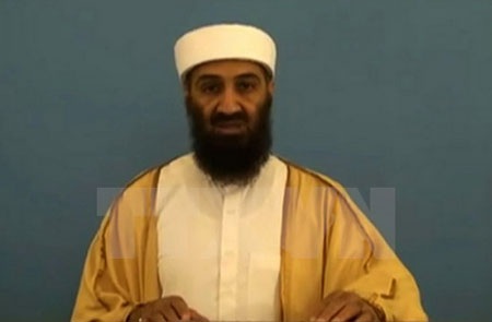 Trùm khủng bố al-Qaeda Osama bin Laden trong một đoạn băng do ODNI công bố. (Nguồn: