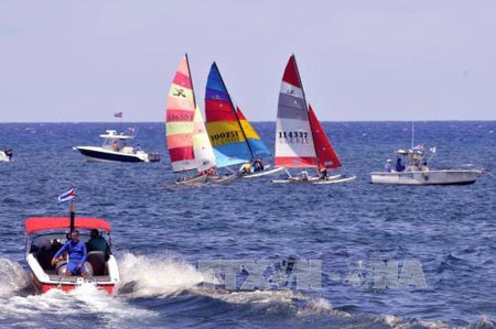 Cuba và Mỹ tổ chức đua thuyền buồm giao hữu ngày 19/5 sát bờ biển của thủ đô La Habana. (Ảnh: