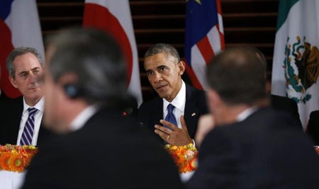 TPP rộng đường, Trung Quốc lo lắng - 1 Tổng thống Mỹ Barack Obama gặp gỡ lãnh đạo các nước tham gia TPP tại Bắc Kinh tháng 11-2014