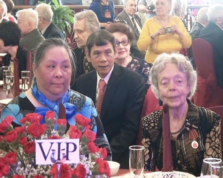 Thăm gia đình người chiến sĩ Việt Nam tham gia bảo vệ Moskva - 3 Chị Phượng trong buổi gặp gỡ với Chủ tịch nước Việt Nam Trương Tấn Sang