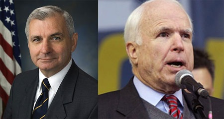 Thượng nghị sỹ Mỹ kêu gọi Lầu Năm Góc trừng phạt Trung Quốc - 1 Hai ông McCain (