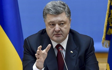 3 lý do Ukraine kích hoạt cuộc chiến ở miền Đông, chuyển lửa ra ngoài - 1 Tổng thống Ukraine cảnh báo nguy cơ nước này bị xâm lược (ảnh: