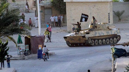 Mỹ toan tính gì khi đưa thêm 450 quân tới Iraq? - 2 IS dễ dàng chiếm được thành phố Ramadi sau một cuộc tấn công chớp nhoáng
