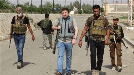 Mỹ toan tính gì khi đưa thêm 450 quân tới Iraq? - 3 Các chiến binh bộ lạc người Sunni ở Iraq