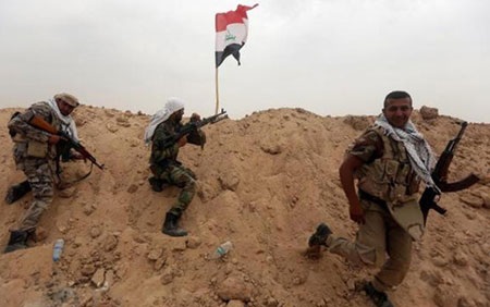 Căn cứ IS bị san phẳng do chiến binh IS lỡ đưa ảnh lên mạng xã hội - 1 Lực lượng Shiite Iraq đang đối phó với IS