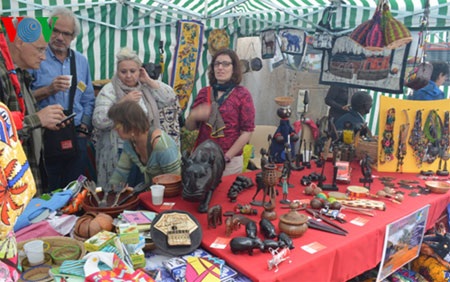 Mỗi nước đều có những mặt hàng thủ công mỹ nghệ cũng như các món ăn rất riêng