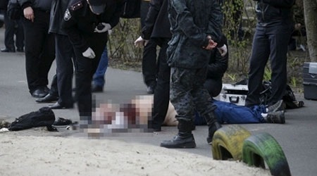 SBU nhúng tay vào vụ ám sát nhà báo Ukraine? - 2 Hiện trường vụ sát hại nhà báo Oles Buzin