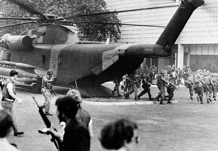 (Ảnh): Chiến dịch “Gió lốc”: Cuộc tháo chạy khỏi Sài Gòn năm 1975