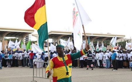 Kỷ niệm ngày Quốc tế Lao động 1/5 ở khắp nơi trên thế giới - 1 Người lao động Ghana diễu hành nhân ngày 1/5. (Ảnh: