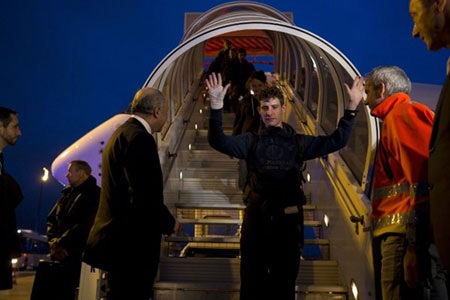 Niềm vui sum họp tại sân bay Ben Gurion gần Tel Aviv hôm 28/4