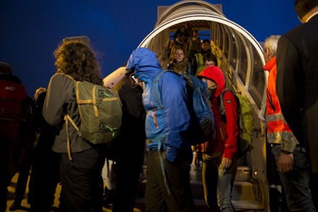 Niềm vui sum họp tại sân bay Ben Gurion gần Tel Aviv hôm 28/4