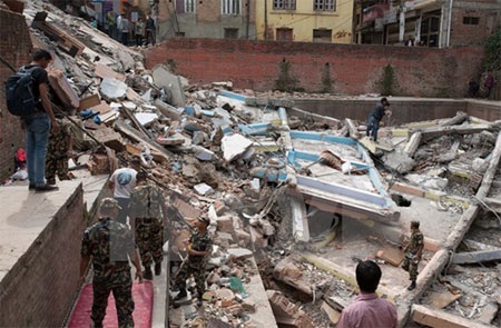 Thủy quân lục chiến Mỹ sang Nepal hỗ trợ khắc phục hậu quả động đất - 1 Trận động đất kinh hoàng gây thiệt hại nặng nề tại Nepal. (Ảnh:
