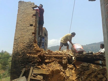 Ở nơi nhiều người chết nhất Nepal - 10 Theo