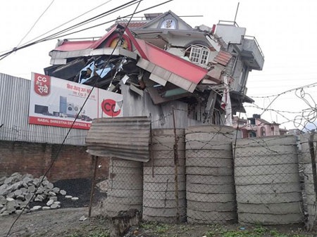 Ở nơi nhiều người chết nhất Nepal - 1 Theo