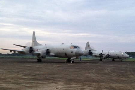 Nhật cân nhắc cùng Mỹ tuần tra chung trên Biển Đông - 3 Hai máy bay P-3C Orion của Nhật tại đảo Palawan - Philippines hôm 23-6. (Ảnh: