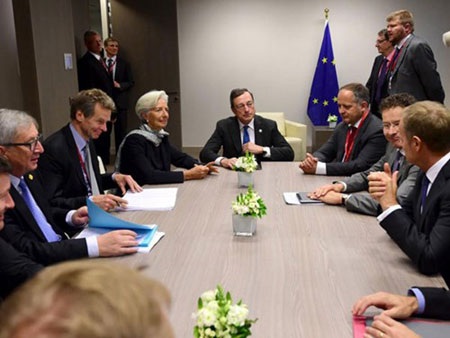 Chính phủ Hy Lạp cùng đại diện “bộ ba chủ nợ” thảo luận về thỏa thuận