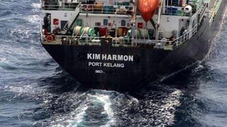 Cứu được tàu Malaysia, cướp biển "tay mơ" cao chạy xa bay - 1 Con tàu đã bị đổi tên thành Kim Harmon. (Ảnh: