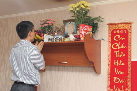 Nghĩa tình người Việt ở Ulyanovsk - 8 Nén hương tưởng nhớ nơi xa xứ trong ngày giỗ Mẹ