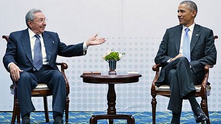 Lời tiên đoán của chủ tịch Fidel Castro trở thành hiện thực - 2 Chủ tịch Cuba Raul Castro và Tổng thống Mỹ Barack Obama (