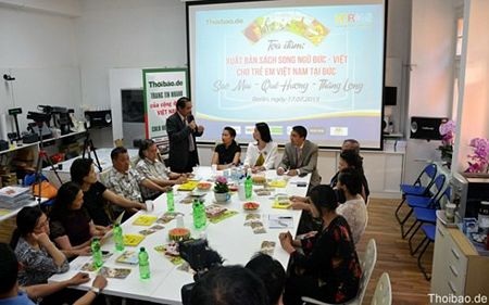 Xuất bản sách song ngữ cho trẻ em Việt Nam tại Đức - 3 Toàn cảnh buổi tọa đàm