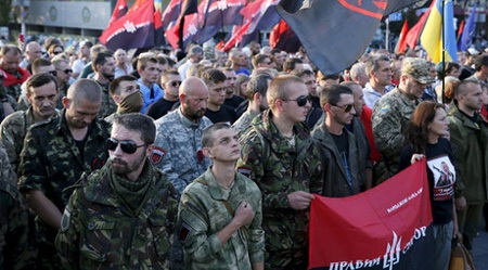 Ukraina: Hàng nghìn người cực đoan biểu tình ở Maidan, tuyên bố giai đoạn mới của cách mạng - 1 Ukraina: Hàng nghìn người cực đoan biểu tình ở Maidan, tuyên bố giai đoạn mới của cách mạng