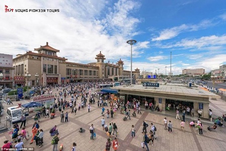 Tiết lộ bí mật chưa từng biết về Triều Tiên khi quay video 360 độ - 2 Nhà ga xe lửa Bắc Kinh, nơi Aram bắt tàu đi Triều Tiên. (Nguồn: