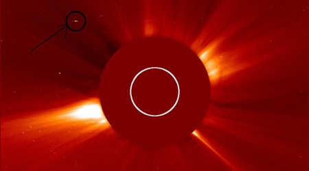 Phát hiện UFO siêu khổng lồ gần Mặt Trời? - 1 Hình ảnh chụp Mặt Trời của NASA.