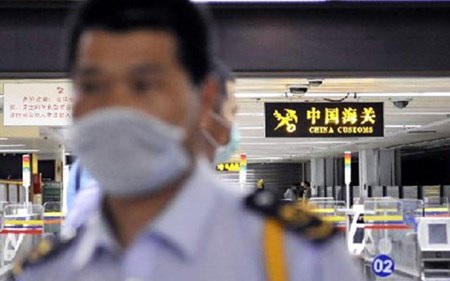 Thêm một quan chức ngành hải quan Trung Quốc thân bại danh liệt sau khi bị bồ nhí vạch mặt. (