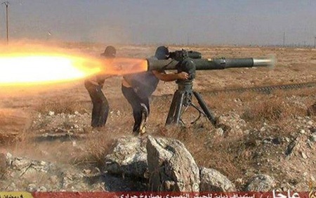 Sốc với đội quân cuồng tín, tàn sát không ghê tay của IS - 1 Vũ khí của IS ở Syria. (Ảnh: